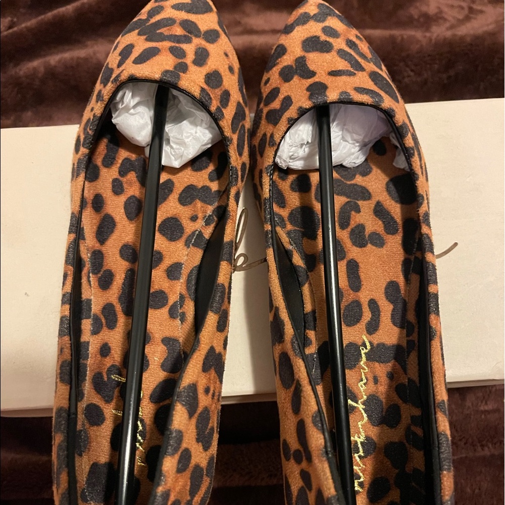 Leopard flats